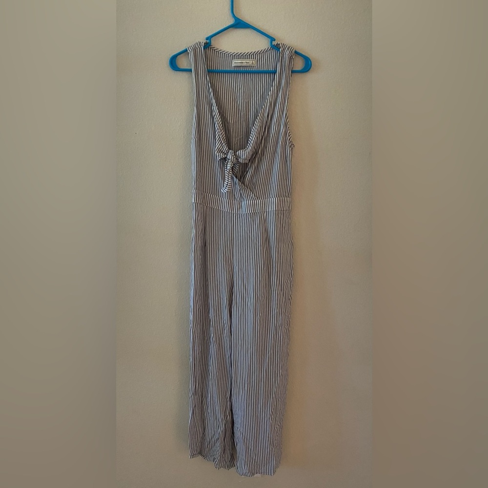 Abercrombie & Fitch Gray Striped Front Tie Wide Leg Sleeveless Jumpsuit Size L